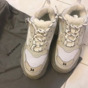 🌟BALENCIAGA TRIPLE S CLEAR SOLE (US 6) 🌟